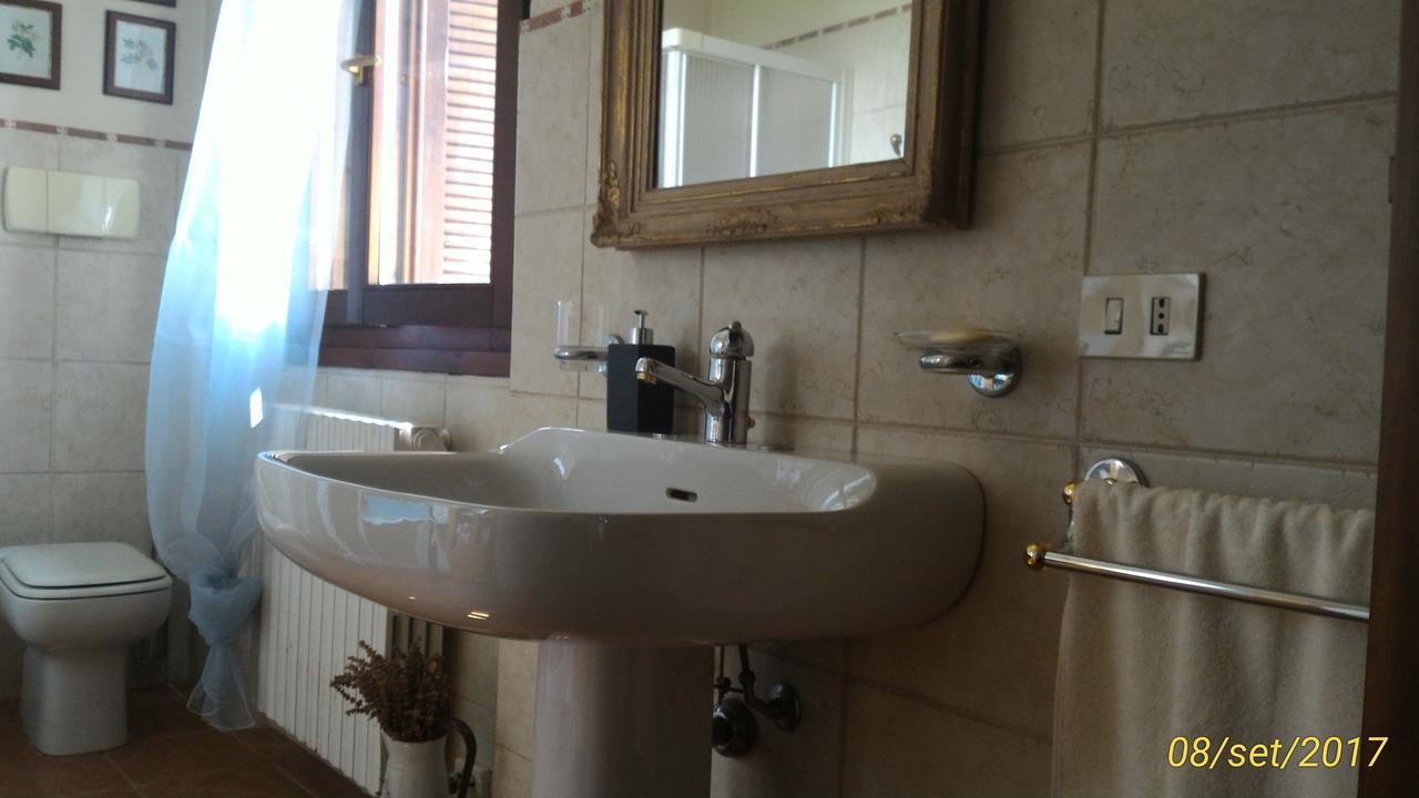 L'Ape In Corte Casa Di Campagna, Via Francigena Stanze E Colazione Vaccarizza Экстерьер фото