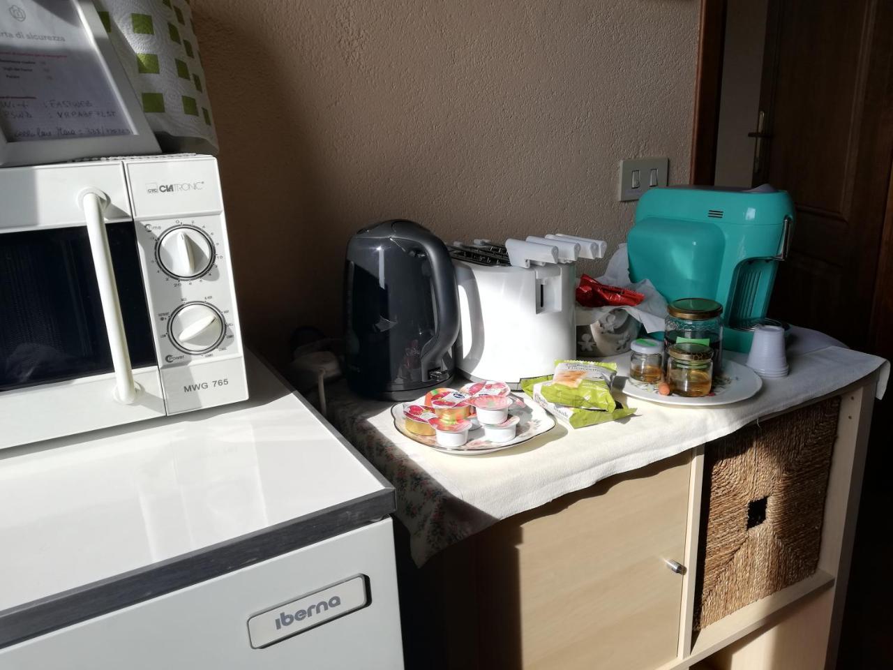 L'Ape In Corte Casa Di Campagna, Via Francigena Stanze E Colazione Vaccarizza Экстерьер фото
