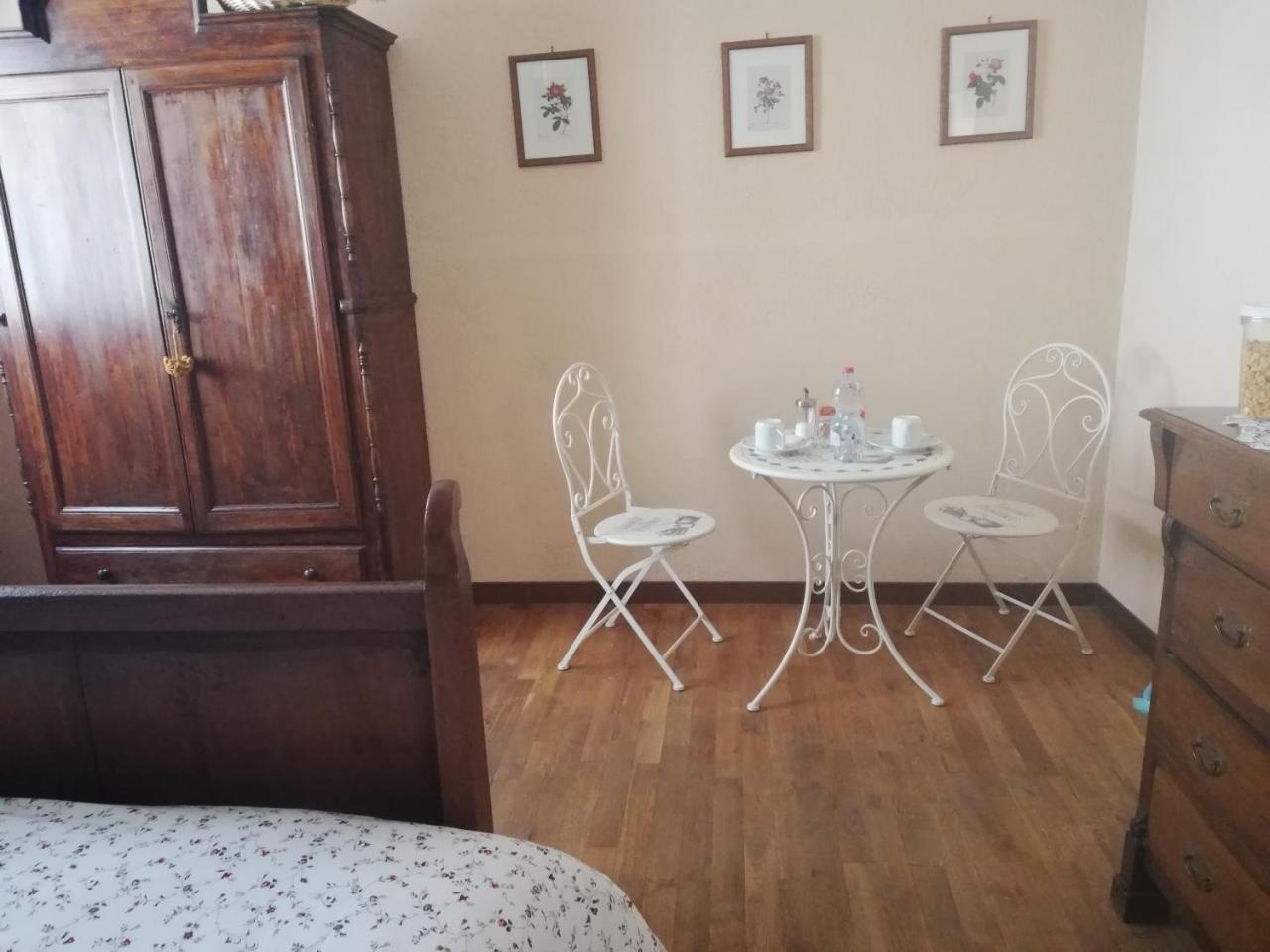 L'Ape In Corte Casa Di Campagna, Via Francigena Stanze E Colazione Vaccarizza Экстерьер фото